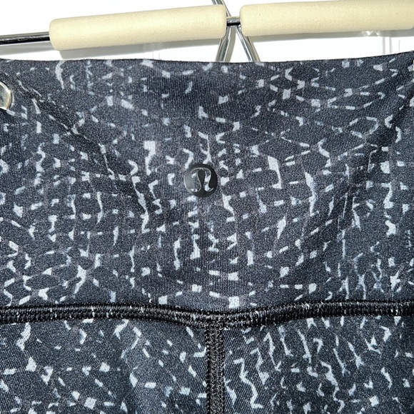 Lululemon Leggings 7/8 - Picture 7 of 7